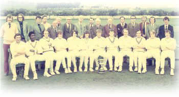 1974 Worsley Cup winning team with committee